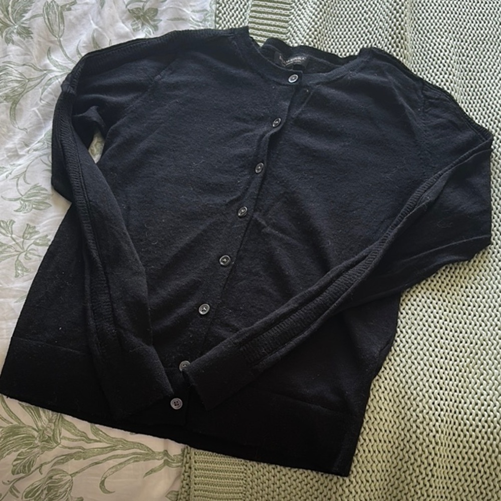 Banana Republic Black womens 100% merino wool Sweater cardigan